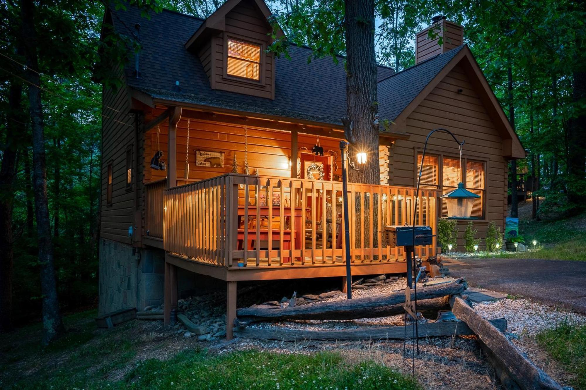 Cozy, Ada Accessible, Family Cabin With Hot Tub Севьервилл Экстерьер фото